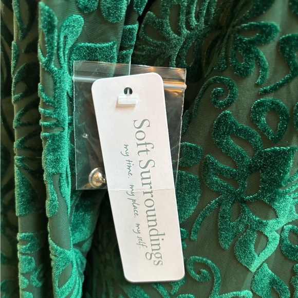 SOFT SURROUNDINGS Green Floral Print Velvet Turtleneck Long Sleeve Top SZ L NWT - Picture 6 of 11